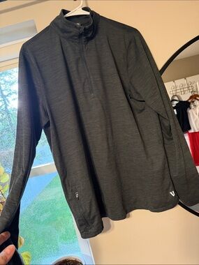 Vuori Men's Long Sleeve Quarter-Zip Shirt in Charcoal